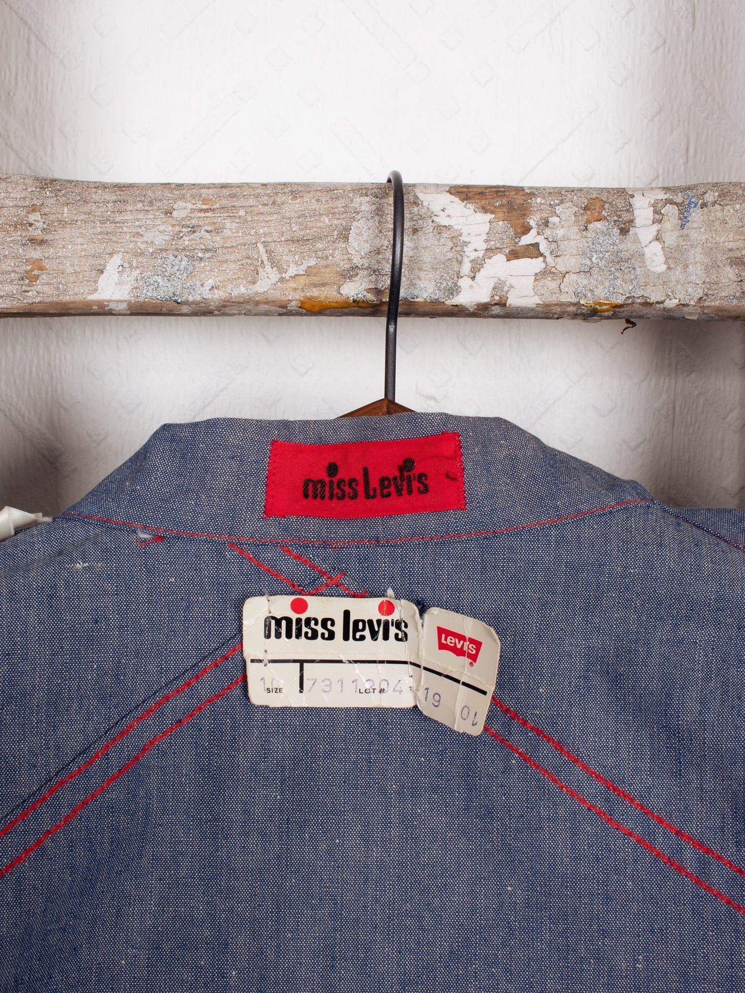 vintage 70s Levi's Cropped Chambray Jacket